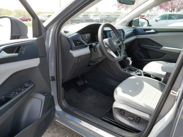 Certified 2023 Volkswagen Taos SE w/ Panoramic Sunroof Package AWD/4WD image 12