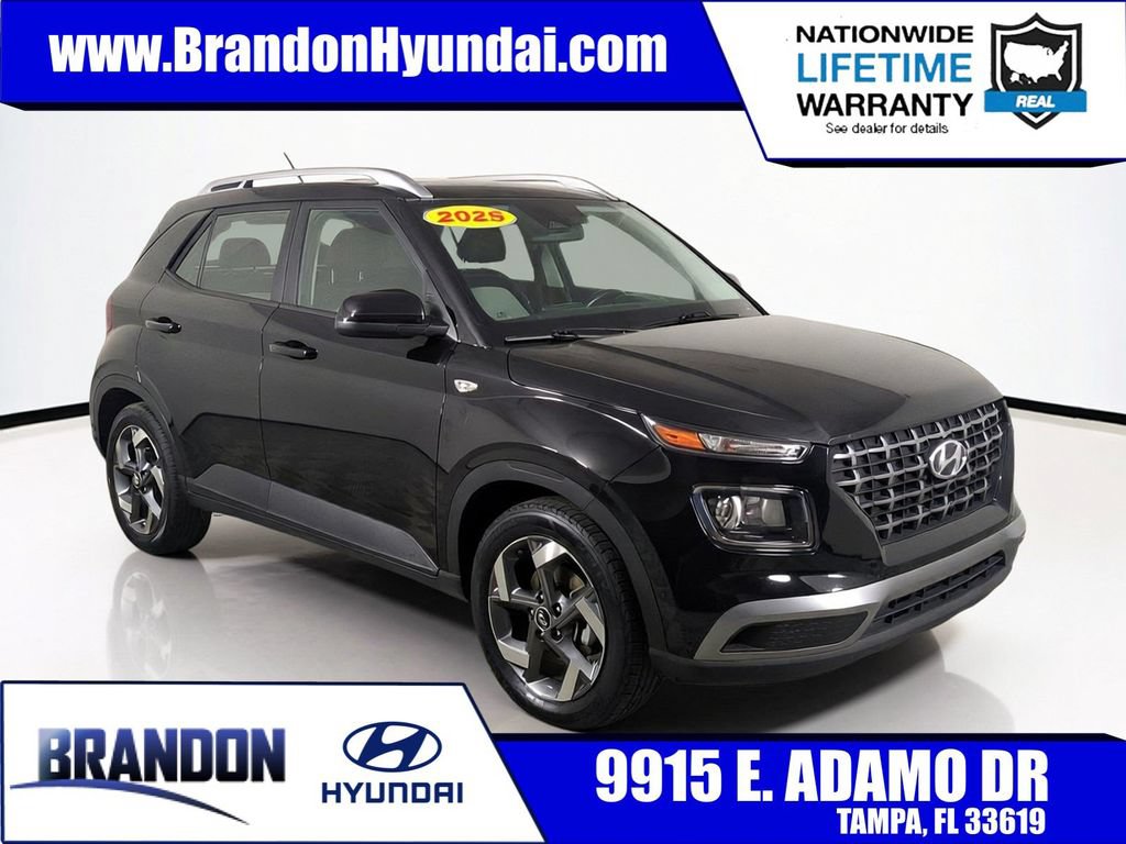 Used 2025 Hyundai Venue SEL FWD image 1