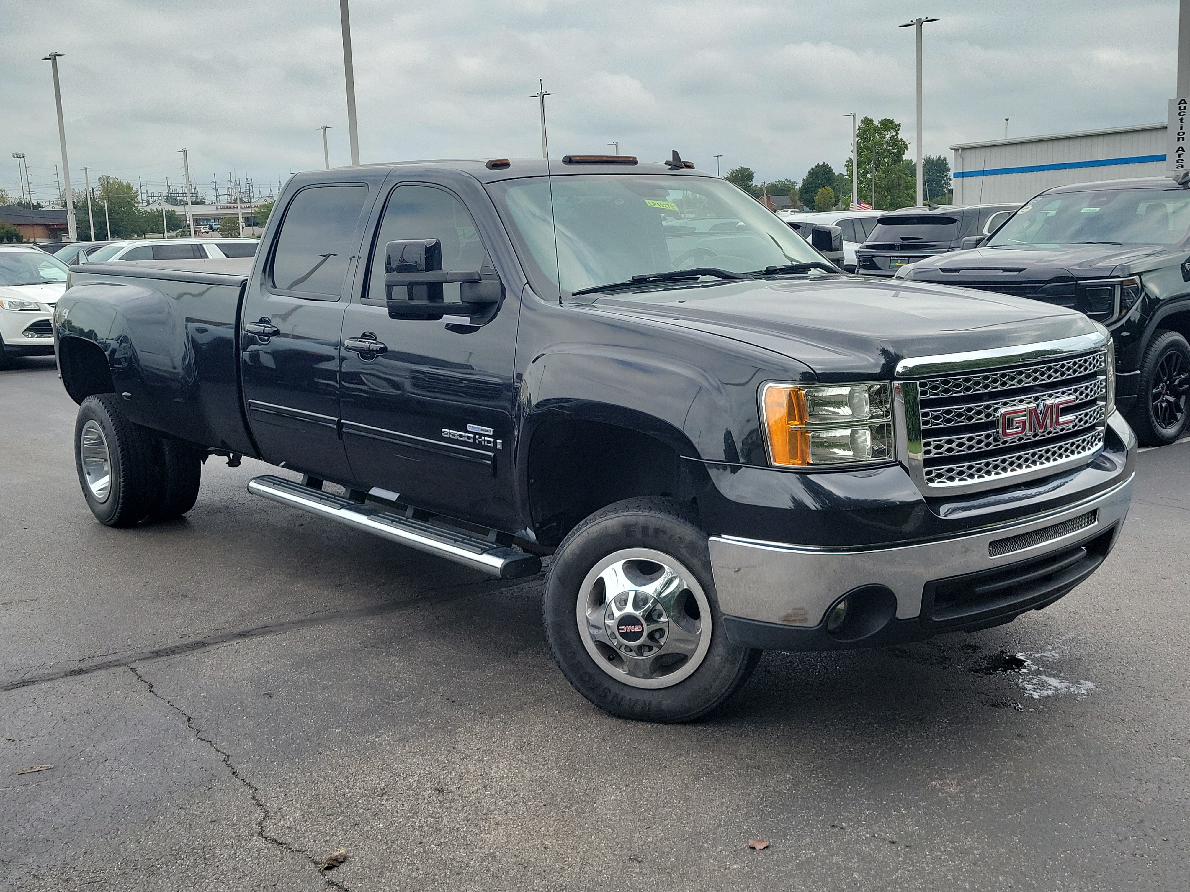 Used 2009 GMC Sierra 3500 SLT w/ SLT Convenience Package AWD/4WD image 30