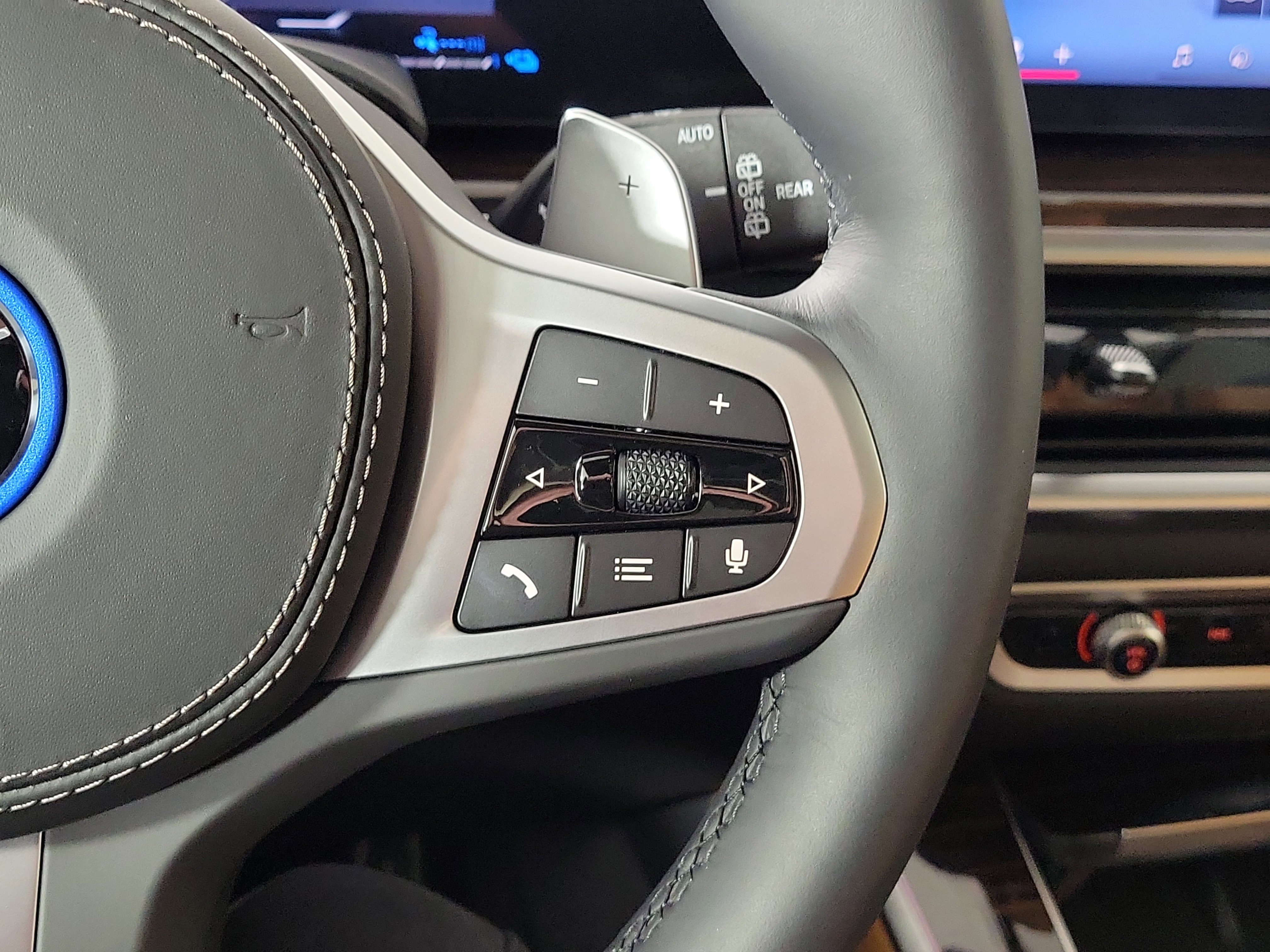 Certified 2026 BMW X5 xDrive50e w/ M Sport Package image 14