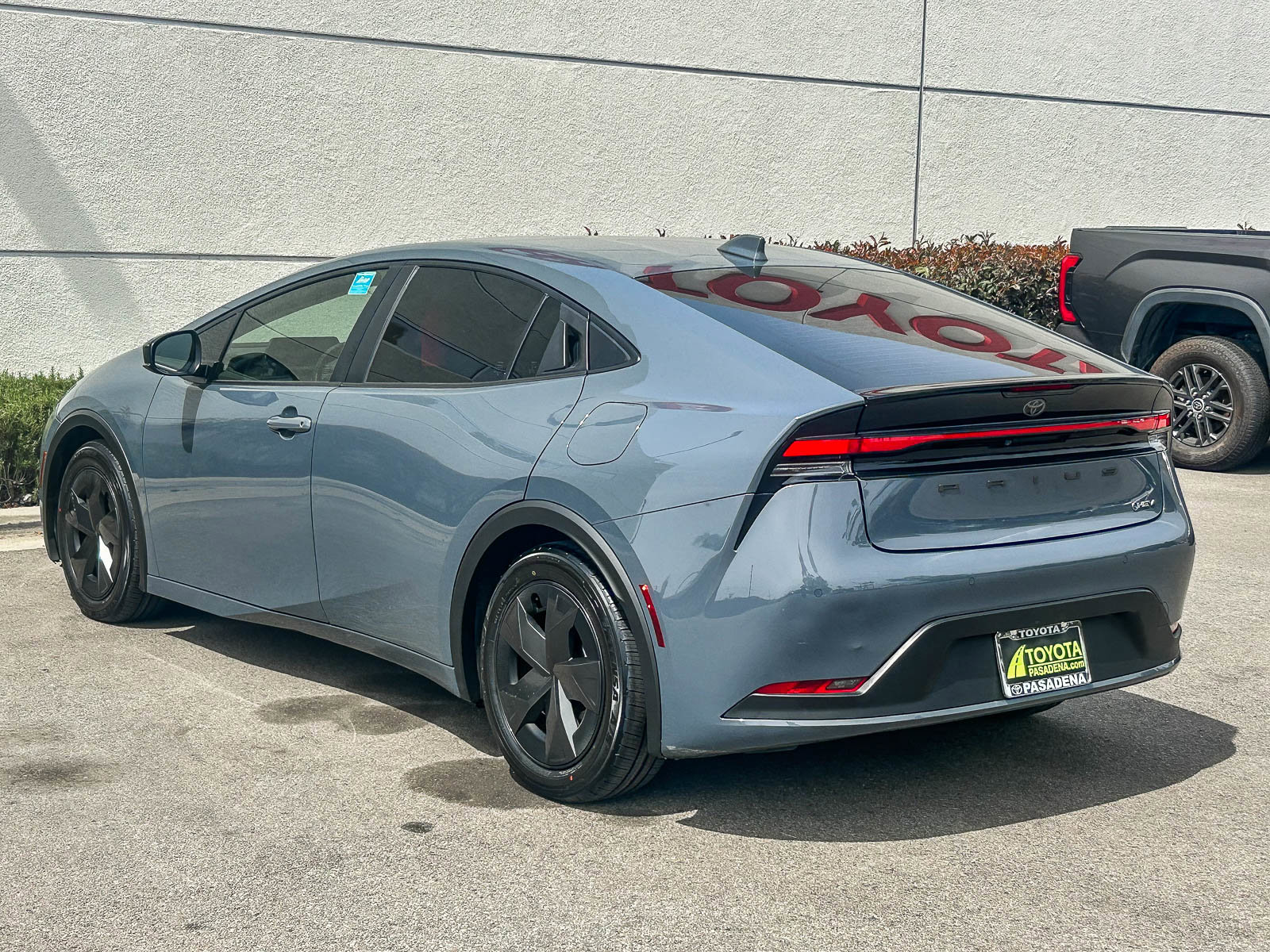 Used 2023 Toyota Prius LE image 8