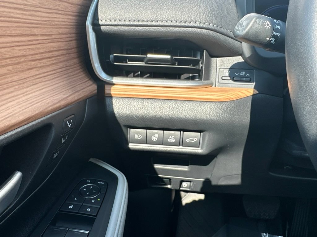 Used 2024 Toyota Grand Highlander AWD Hybrid image 39