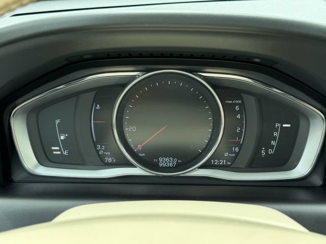 Used 2016 Volvo XC60 T6 w/ Proximity Package AWD/4WD image 22