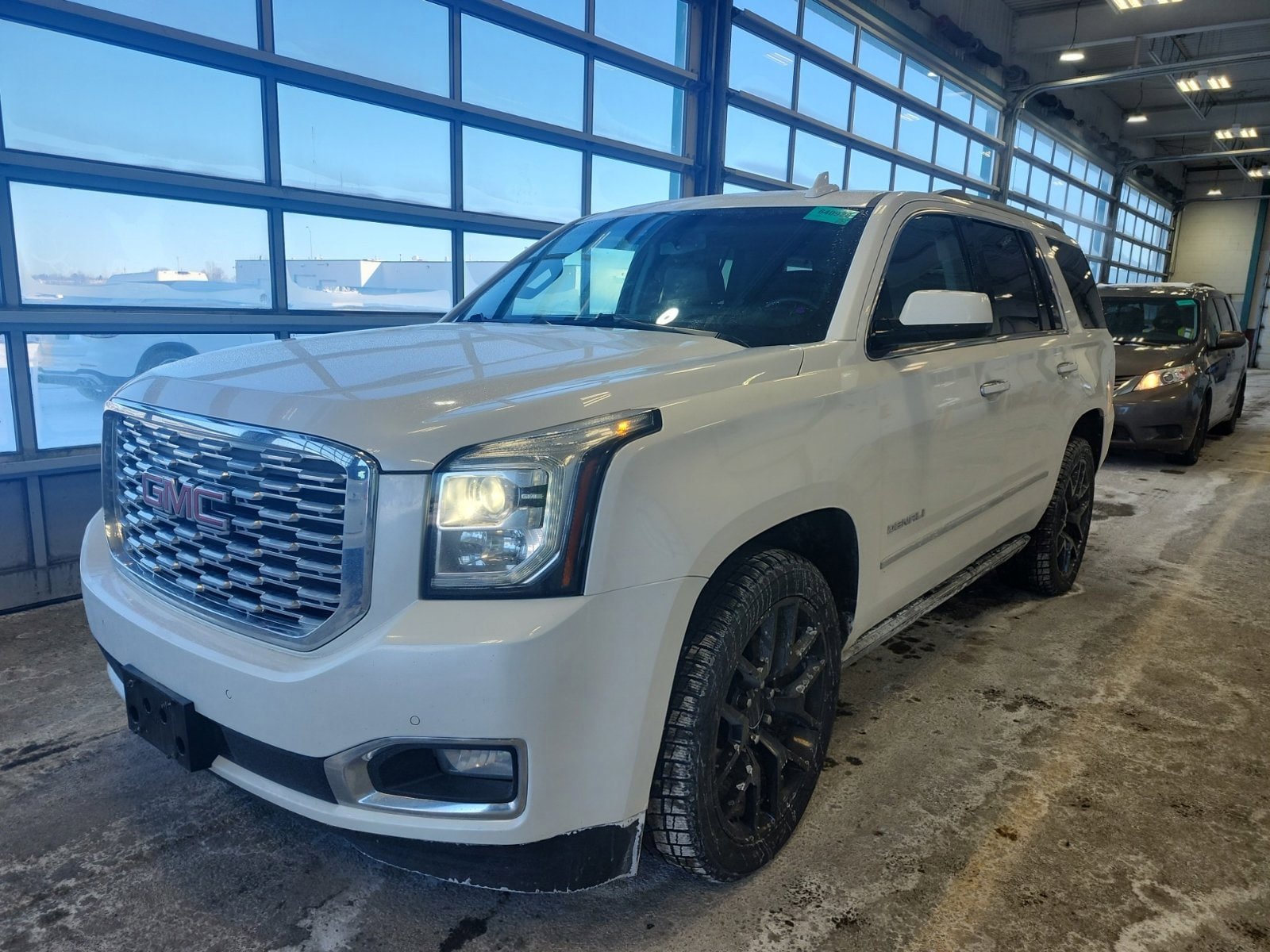 Used 2018 GMC Yukon Denali w/ Denali Ultimate Black Edition