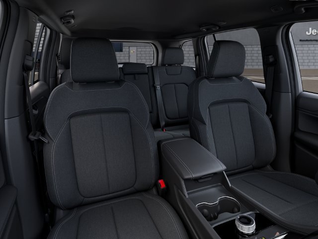 New 2027 Jeep Grand Cherokee Laredo RWD image 16