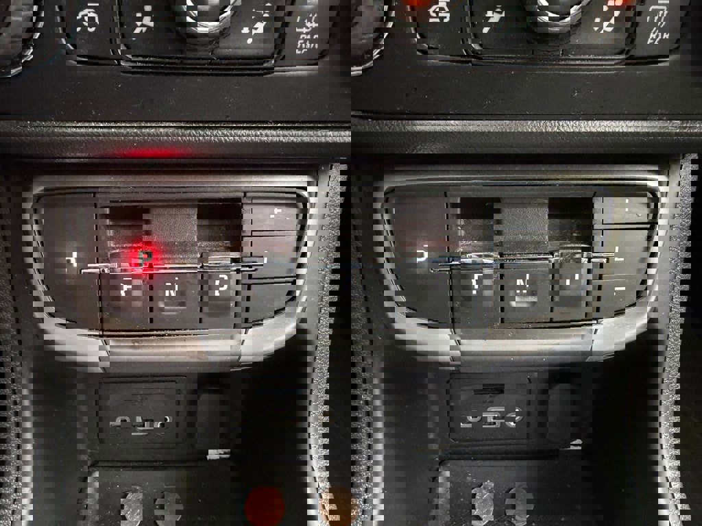 Used 2023 GMC Terrain AT4 image 18