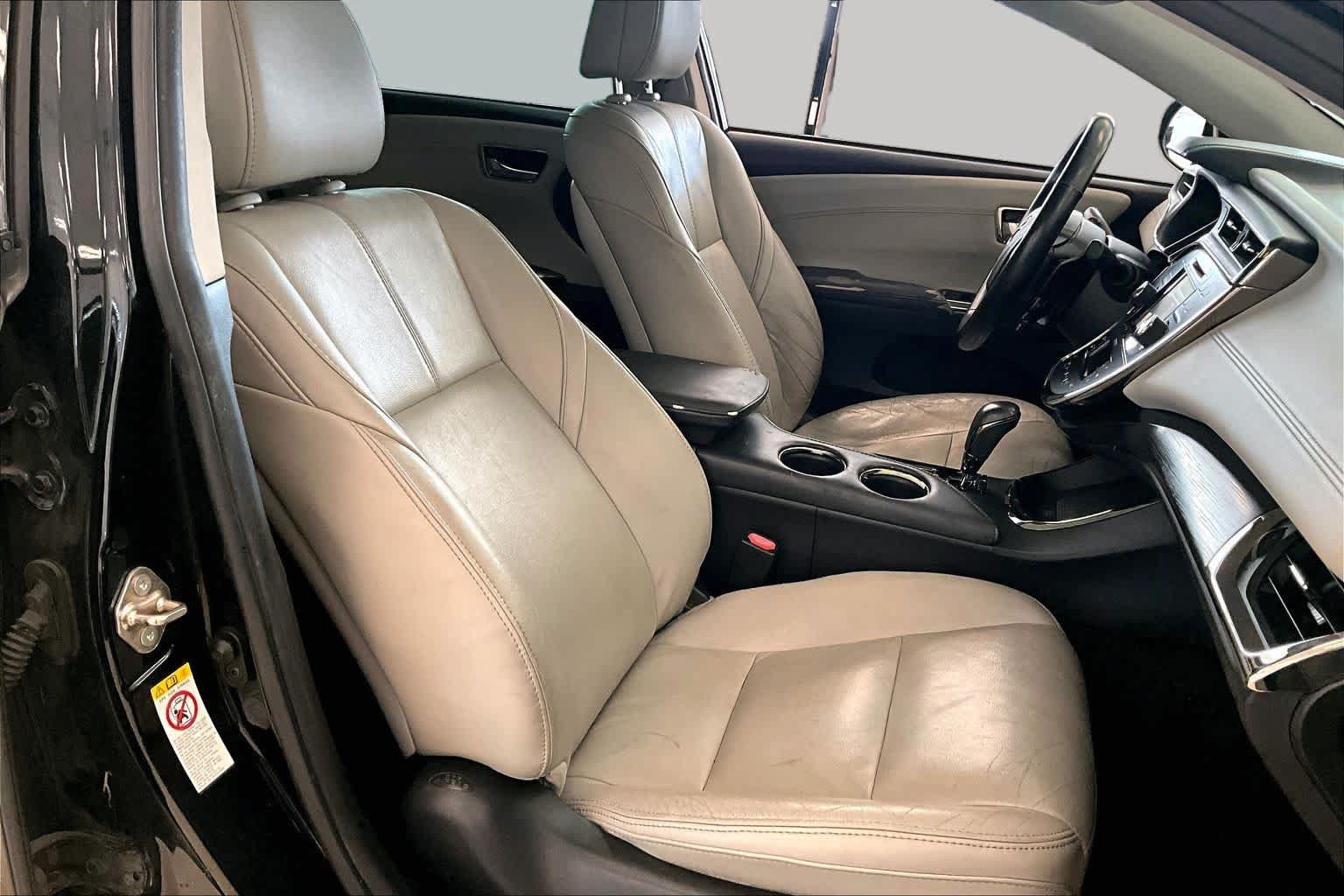 Used 2016 Toyota Avalon Touring FWD image 8