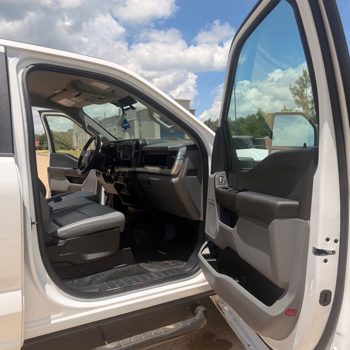 Used 2023 Ford F350 XL w/ XL Chrome Package AWD/4WD image 21