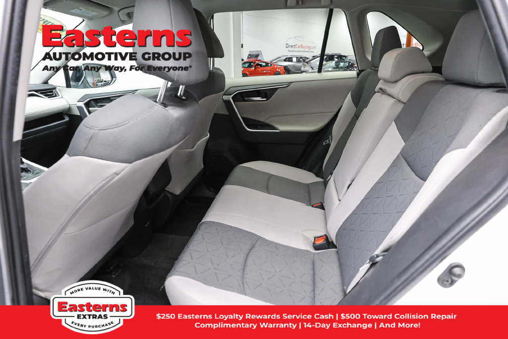 Used 2022 Toyota RAV4 XLE AWD/4WD image 22