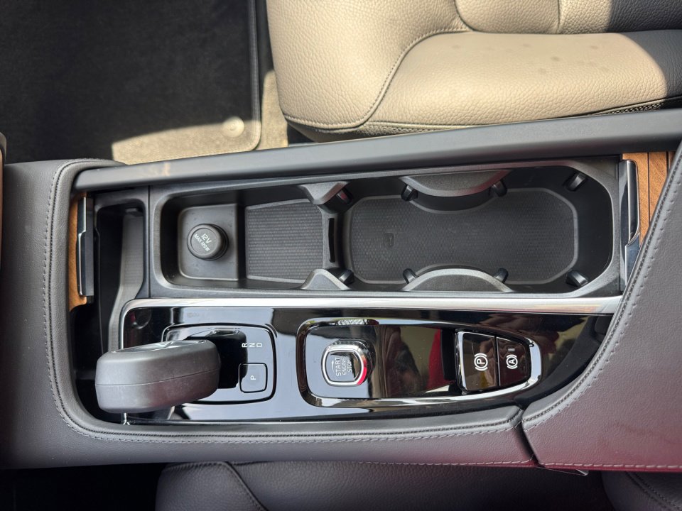 Certified 2024 Volvo XC90 B6 Plus w/ Protection Package image 20