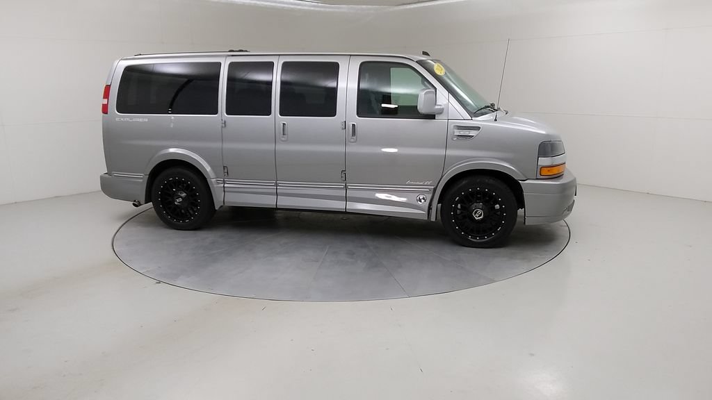 Used 2020 Chevrolet Express 2500 w/ Enhanced Convenience Package RWD image 10