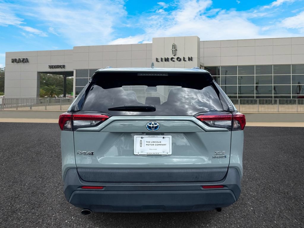 Used 2020 Toyota RAV4 XLE w/ Convenience Package AWD/4WD image 4