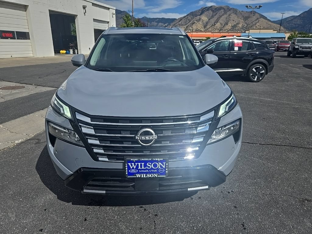 Used 2024 Nissan Rogue Platinum w/ Platinum Premium Package AWD/4WD image 2