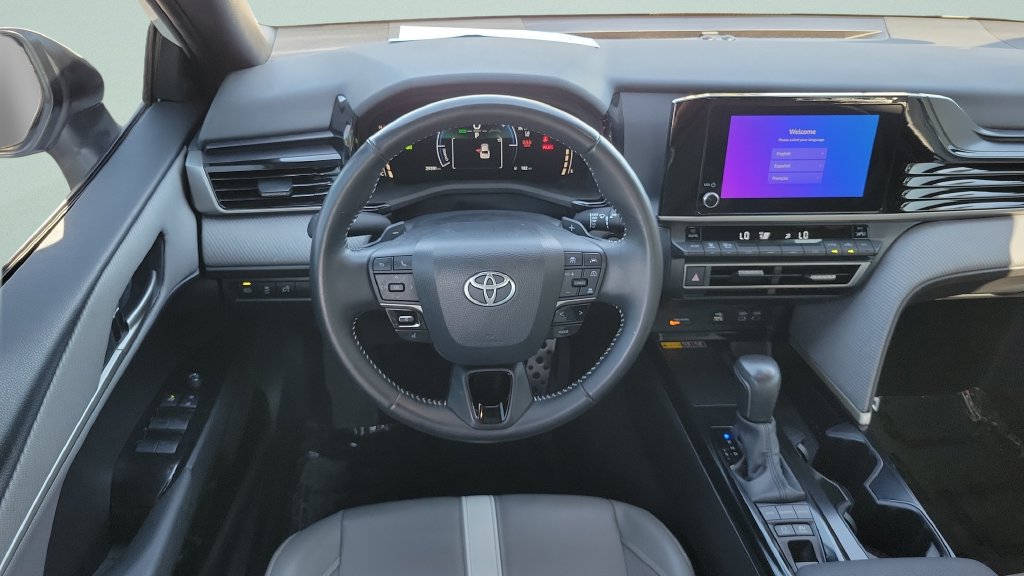Used 2025 Toyota Camry SE w/ Convenience Package FWD image 10
