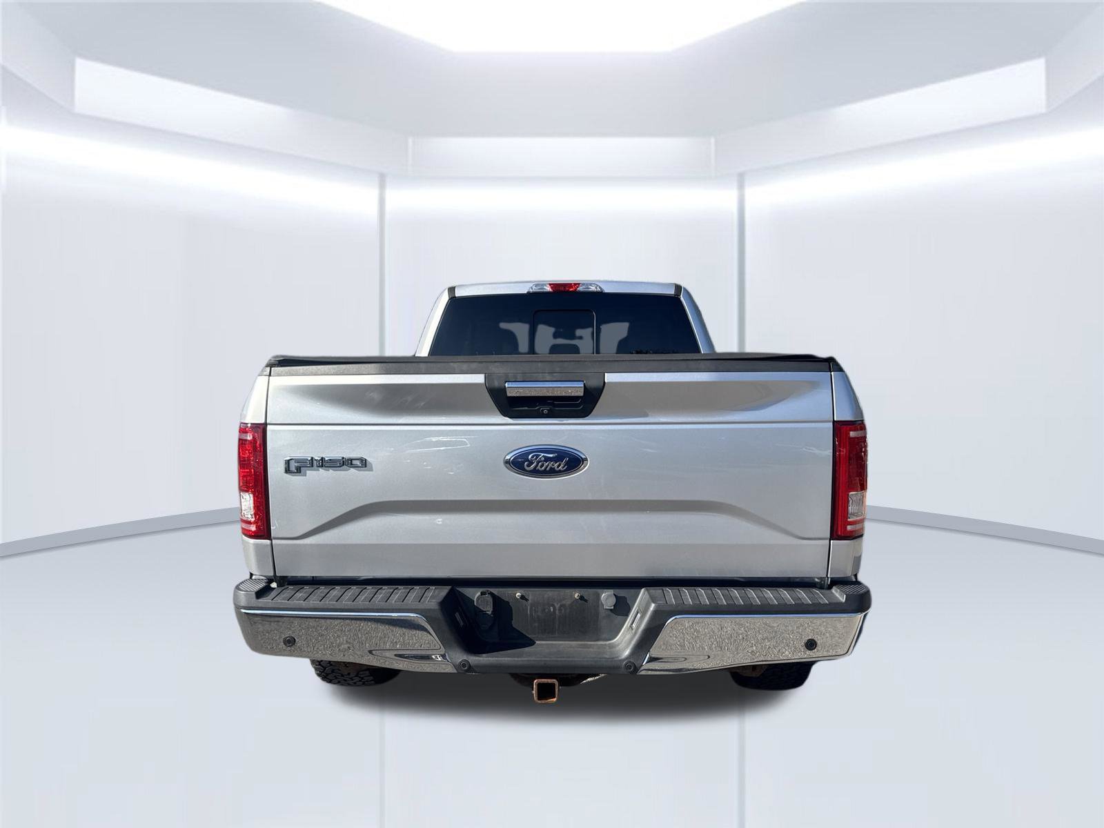 Used 2015 Ford F150 XLT w/ Equipment Group 302A Luxury AWD/4WD image 4