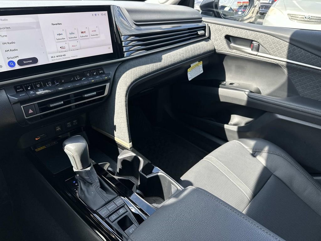 Used 2025 Toyota Camry XLE w/ Premium Plus Package AWD/4WD image 35