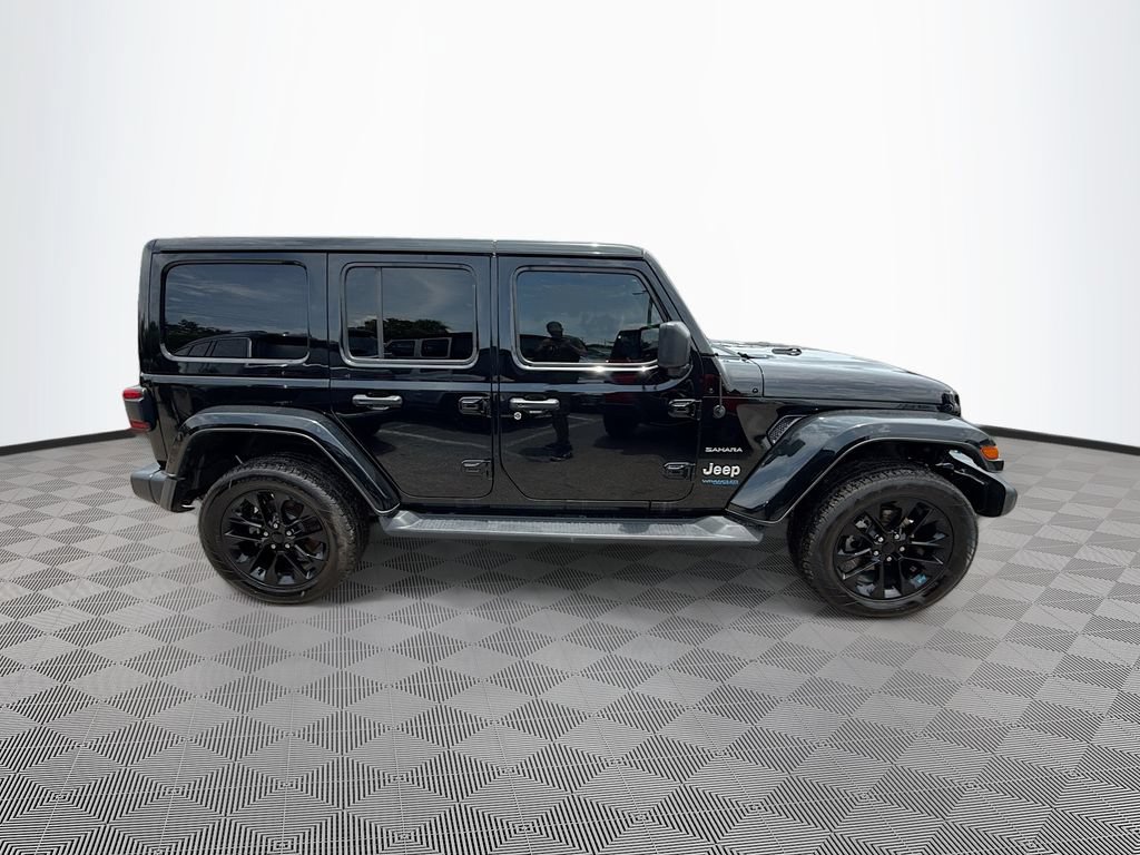 Used 2022 Jeep Wrangler Unlimited Sahara w/ Cold Weather Group AWD/4WD image 5