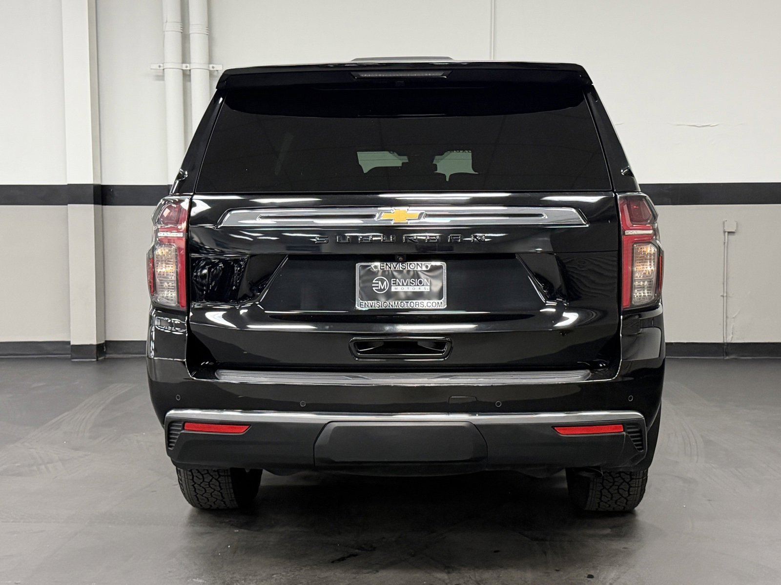 Used 2023 Chevrolet Suburban LS image 11