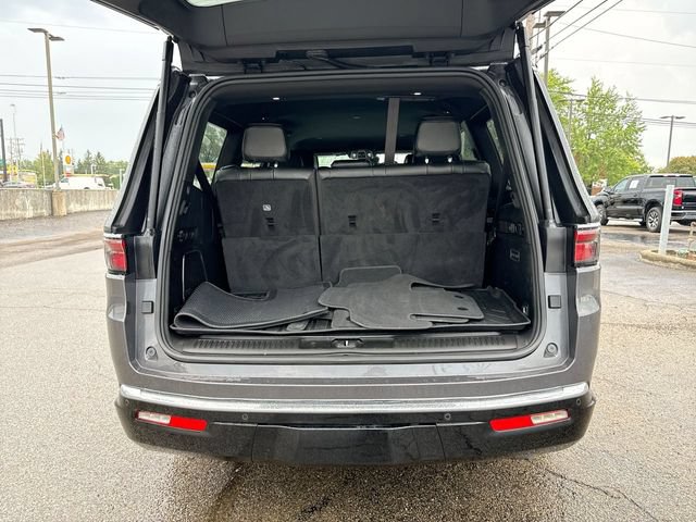 Used 2023 Jeep Wagoneer Series III w/ Preferred Equipment Group AWD/4WD image 25
