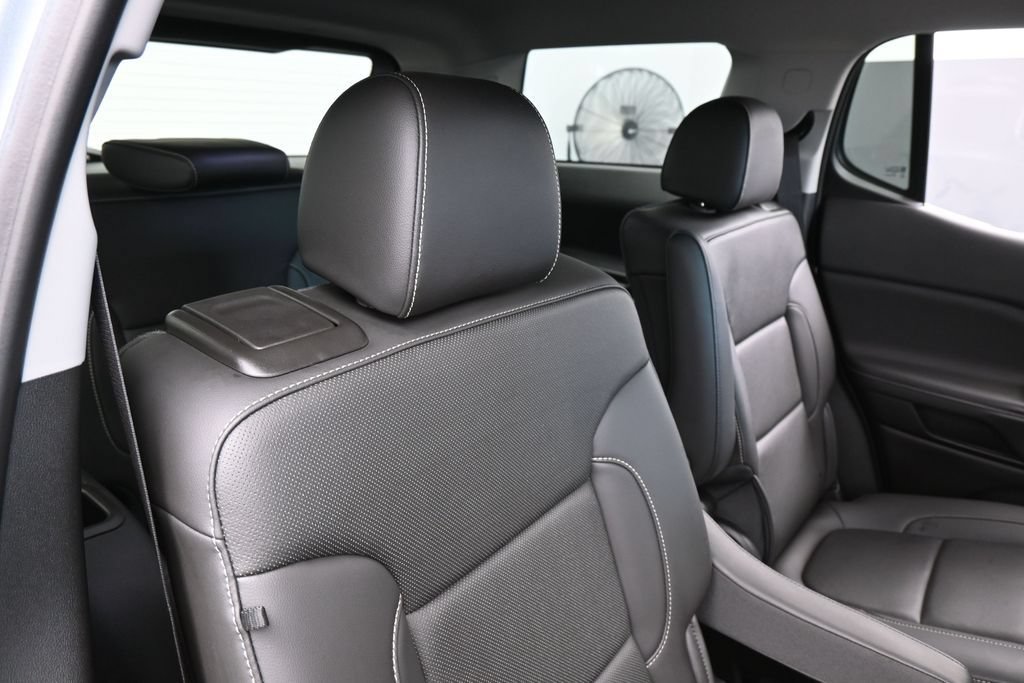 Used 2023 GMC Acadia SLT w/ Technology Package FWD image 50