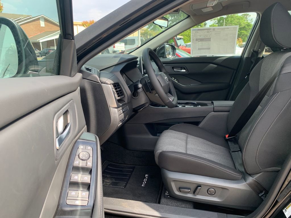 New 2026 Nissan Rogue SV FWD image 19