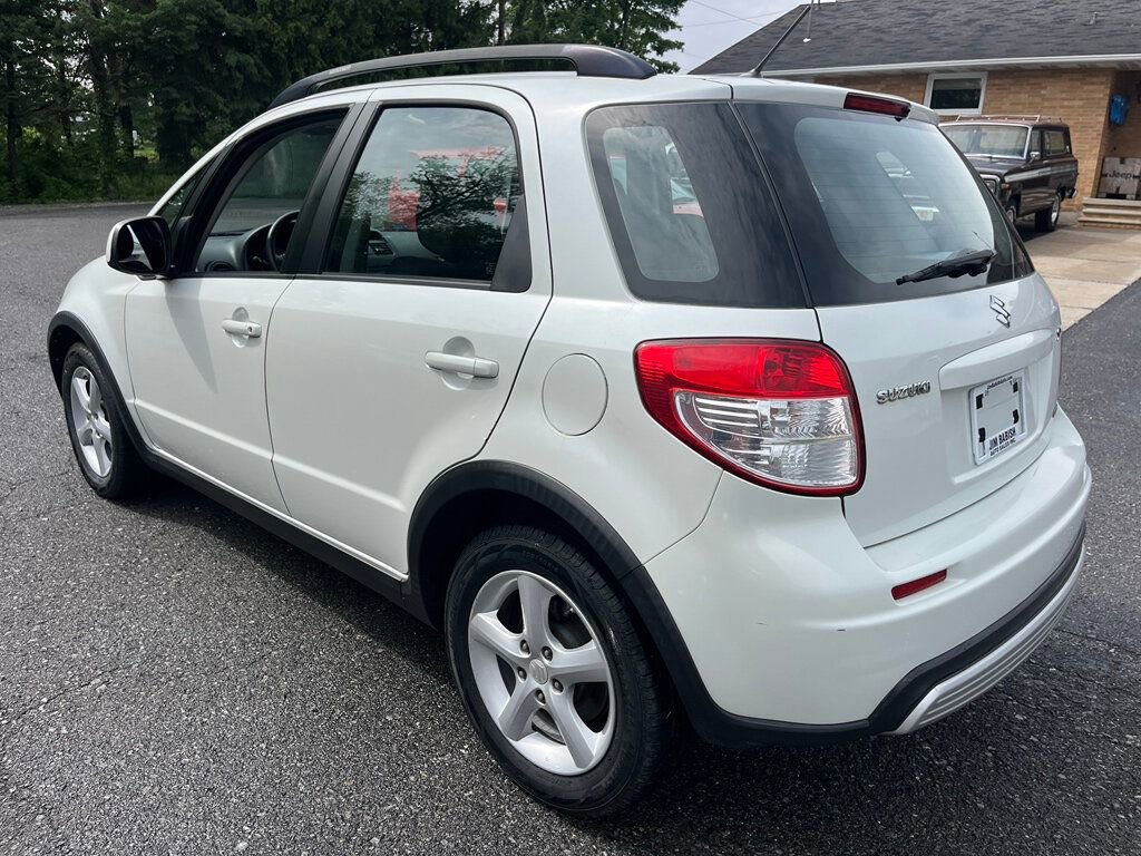 Used 2008 Suzuki SX4 AWD Hatchback image 6