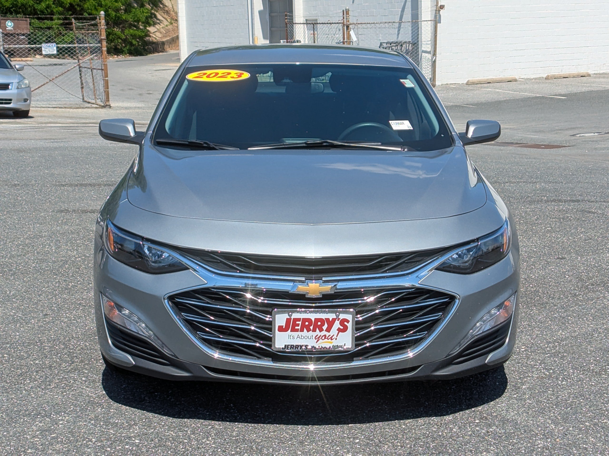 Used 2023 Chevrolet Malibu LT FWD image 2