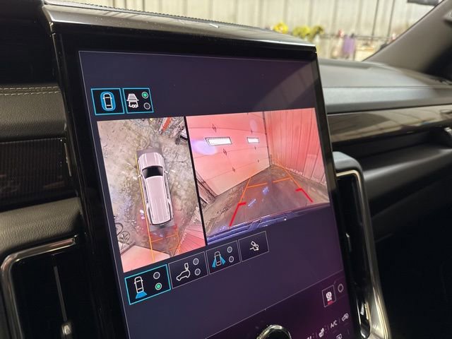 New 2026 GMC Yukon XL Elevation w/ Elevation Premium Package image 18