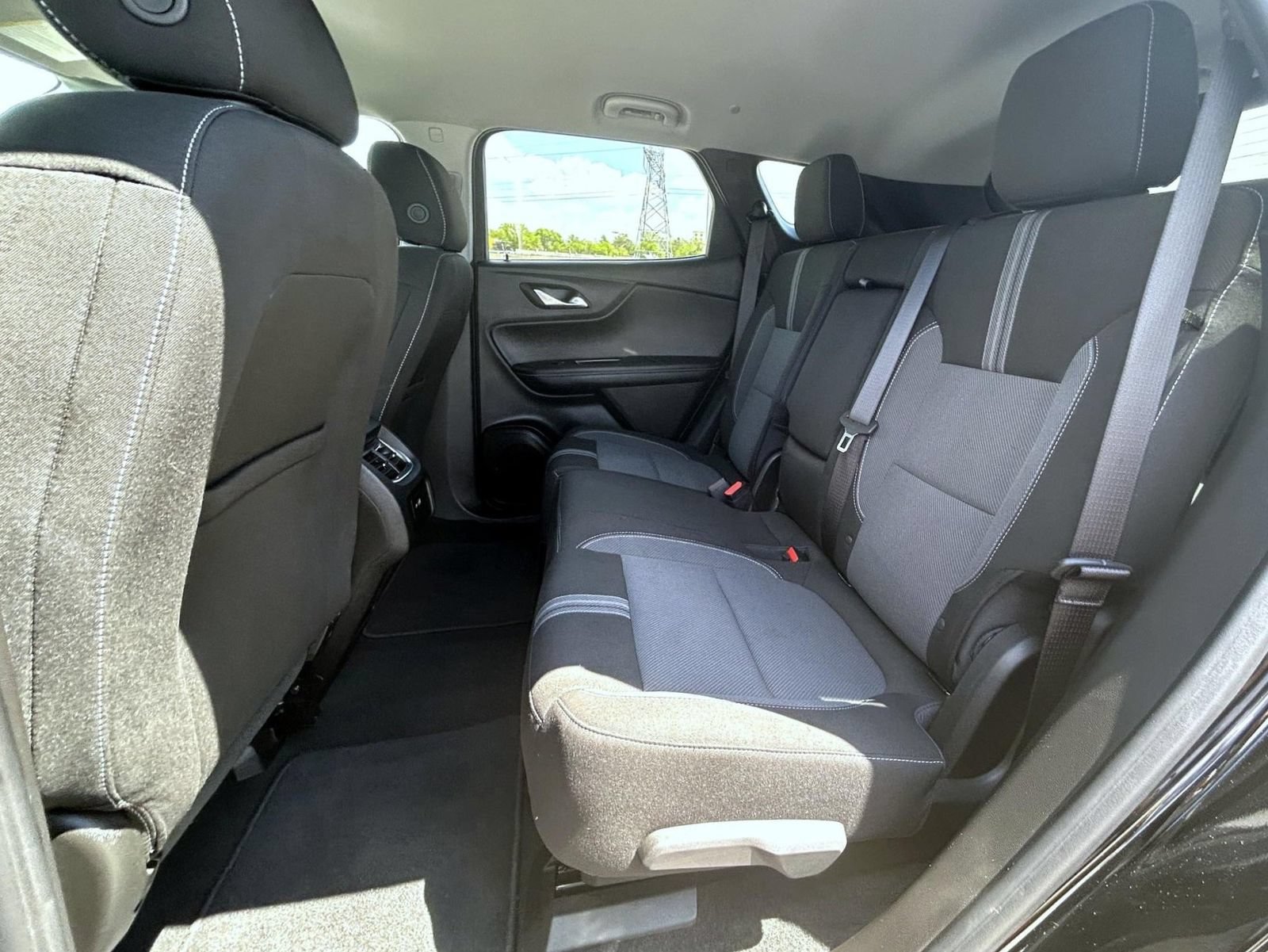 Certified 2025 Chevrolet Blazer LT AWD/4WD image 19