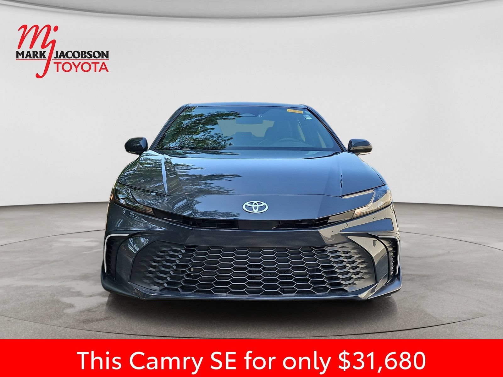 Used 2025 Toyota Camry SE FWD image 3