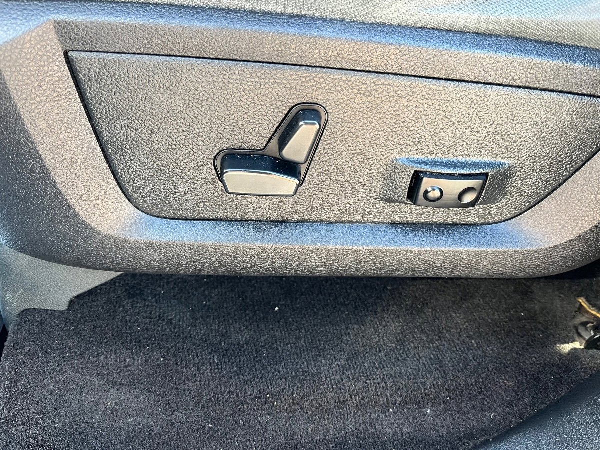 Used 2015 RAM 1500 Big Horn RWD image 25