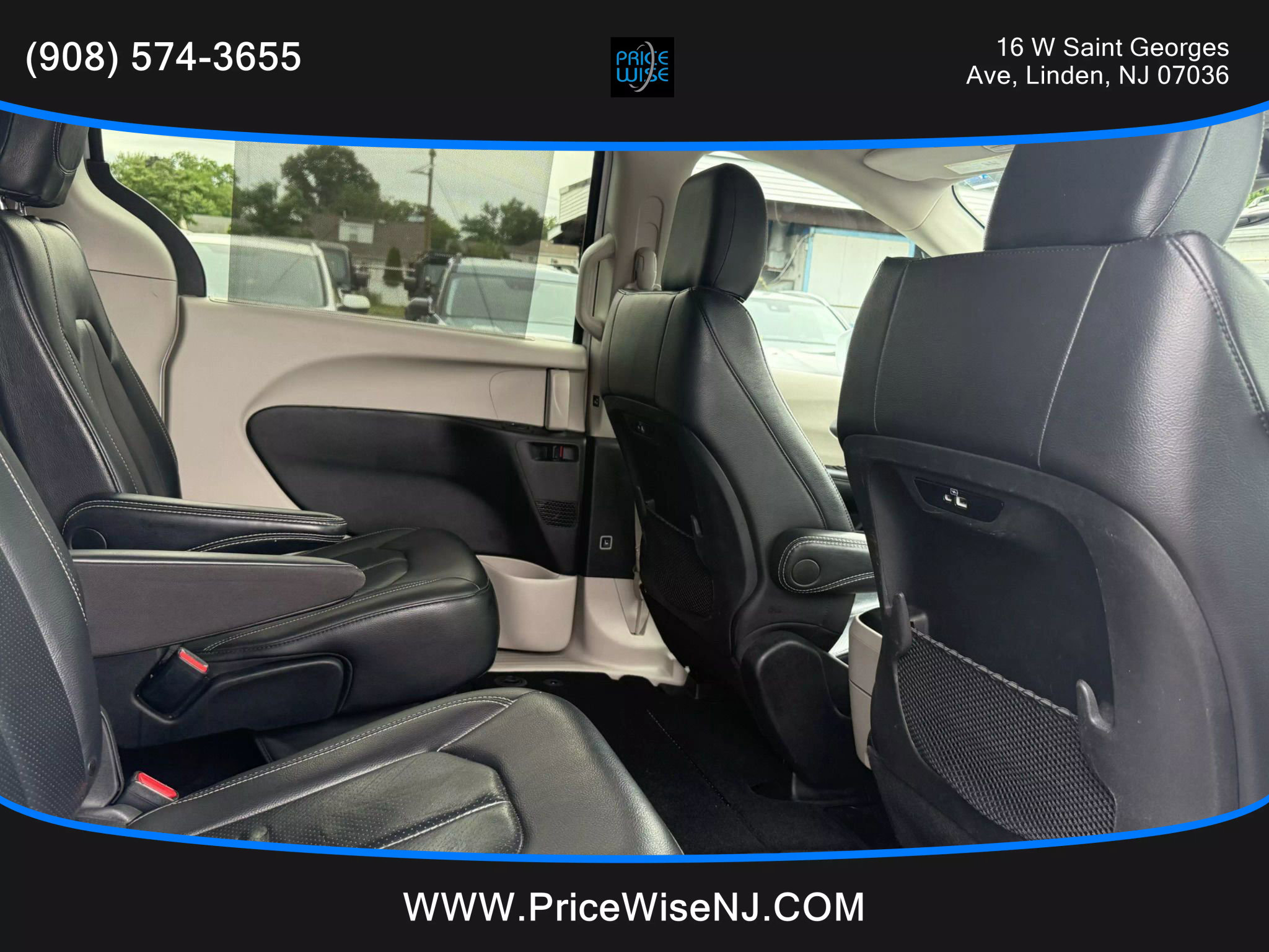 Used 2022 Chrysler Pacifica Touring-L image 25