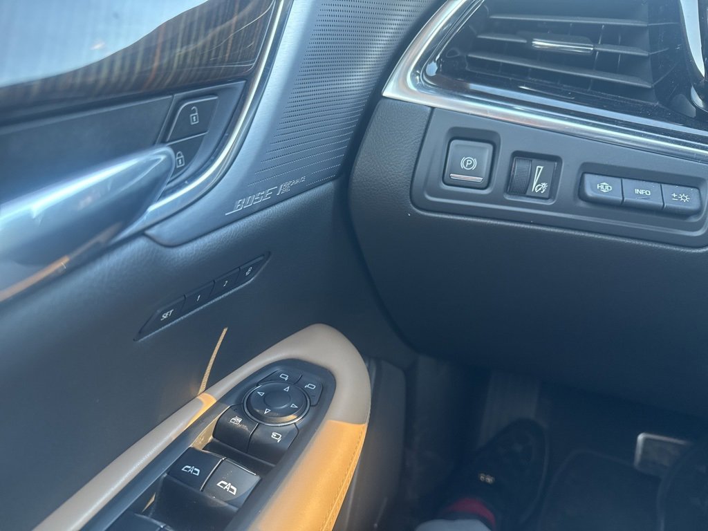 Certified 2023 Cadillac XT6 Sport w/ LPO, ONYX Package image 14