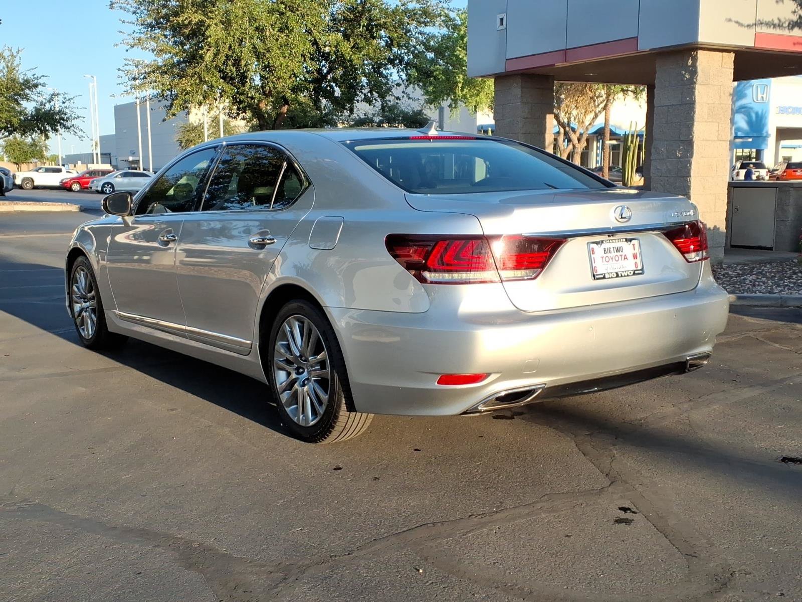 Used 2013 Lexus LS 460 L w/ All-Weather Pkg RWD image 5
