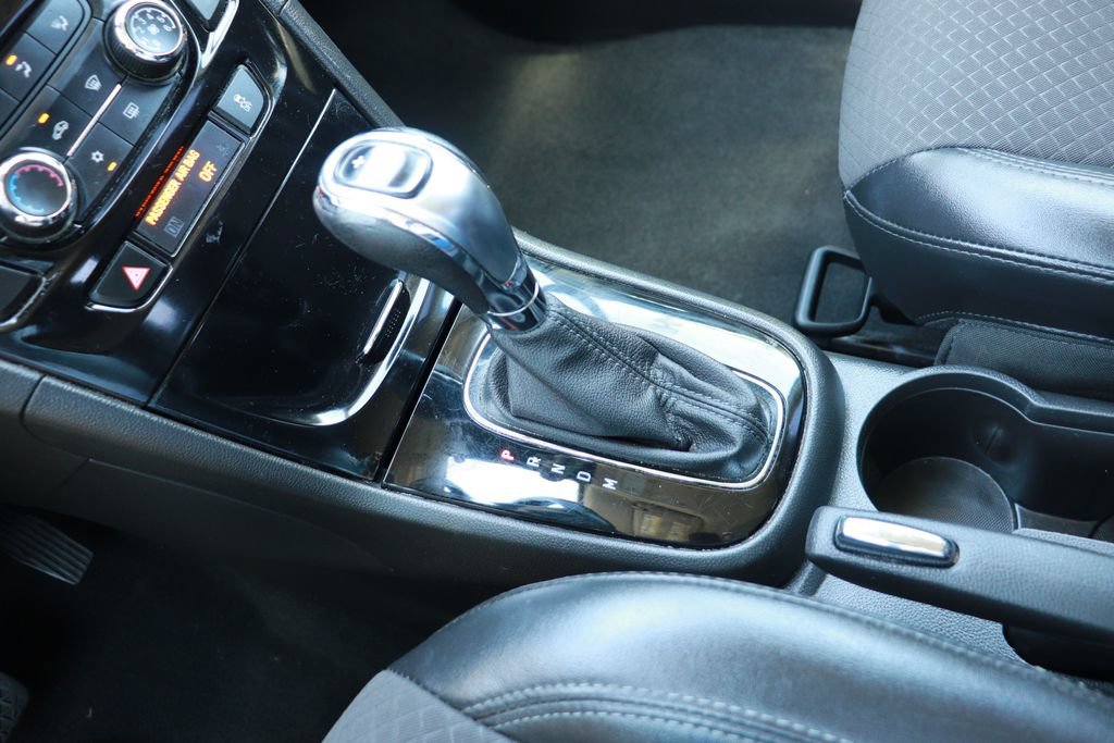 Used 2020 Buick Encore Preferred FWD image 17