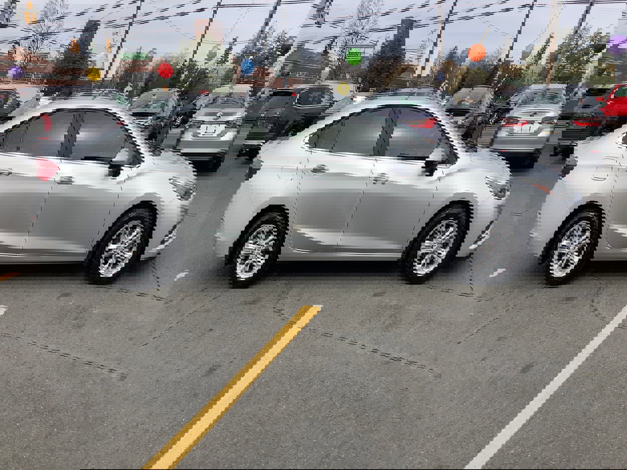 Used 2017 Chevrolet Cruze LT w/ Convenience Package image 8