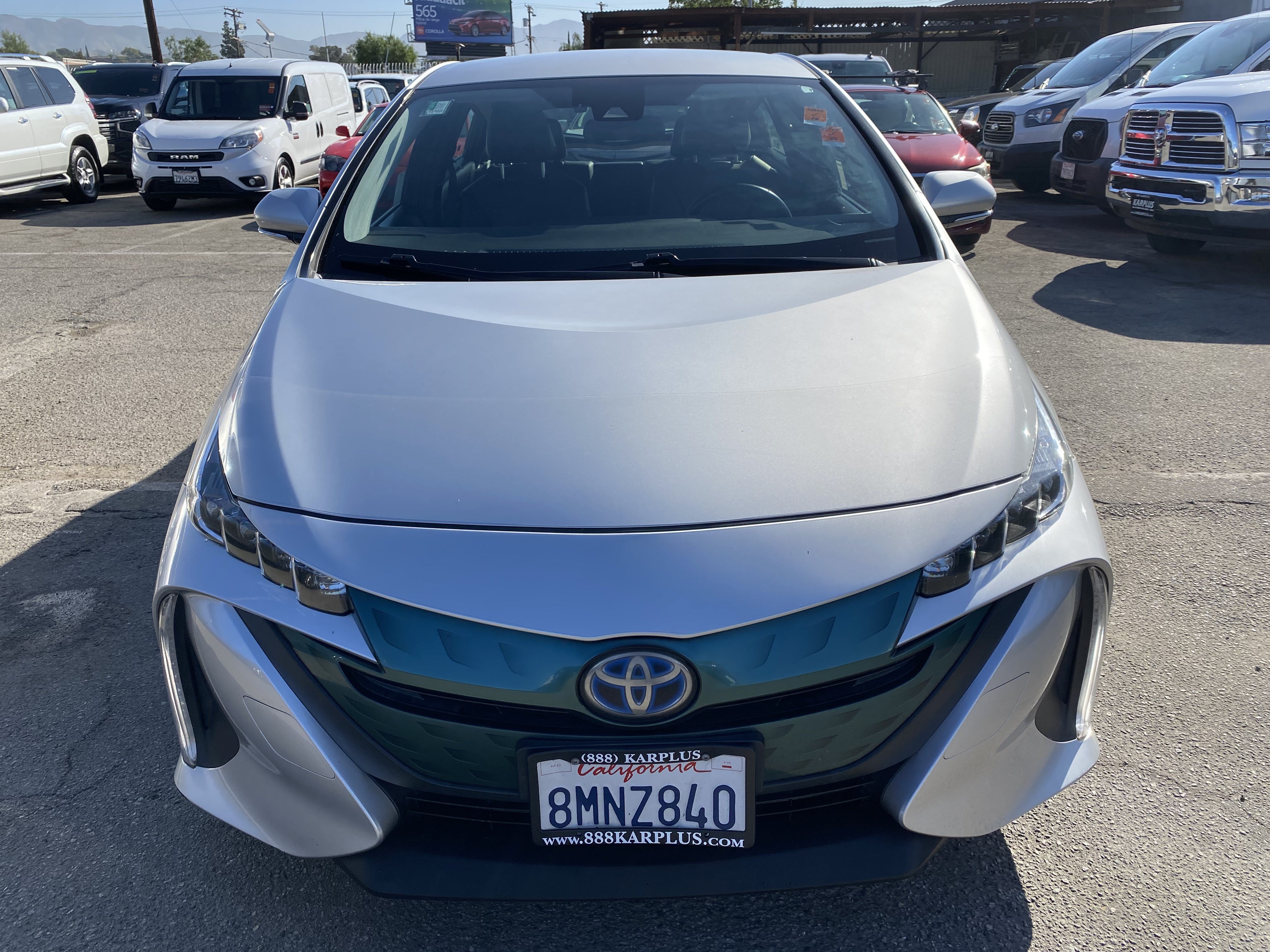 Used 2017 Toyota Prius Prime Premium w/ Preferred Accessory Package FWD image 3