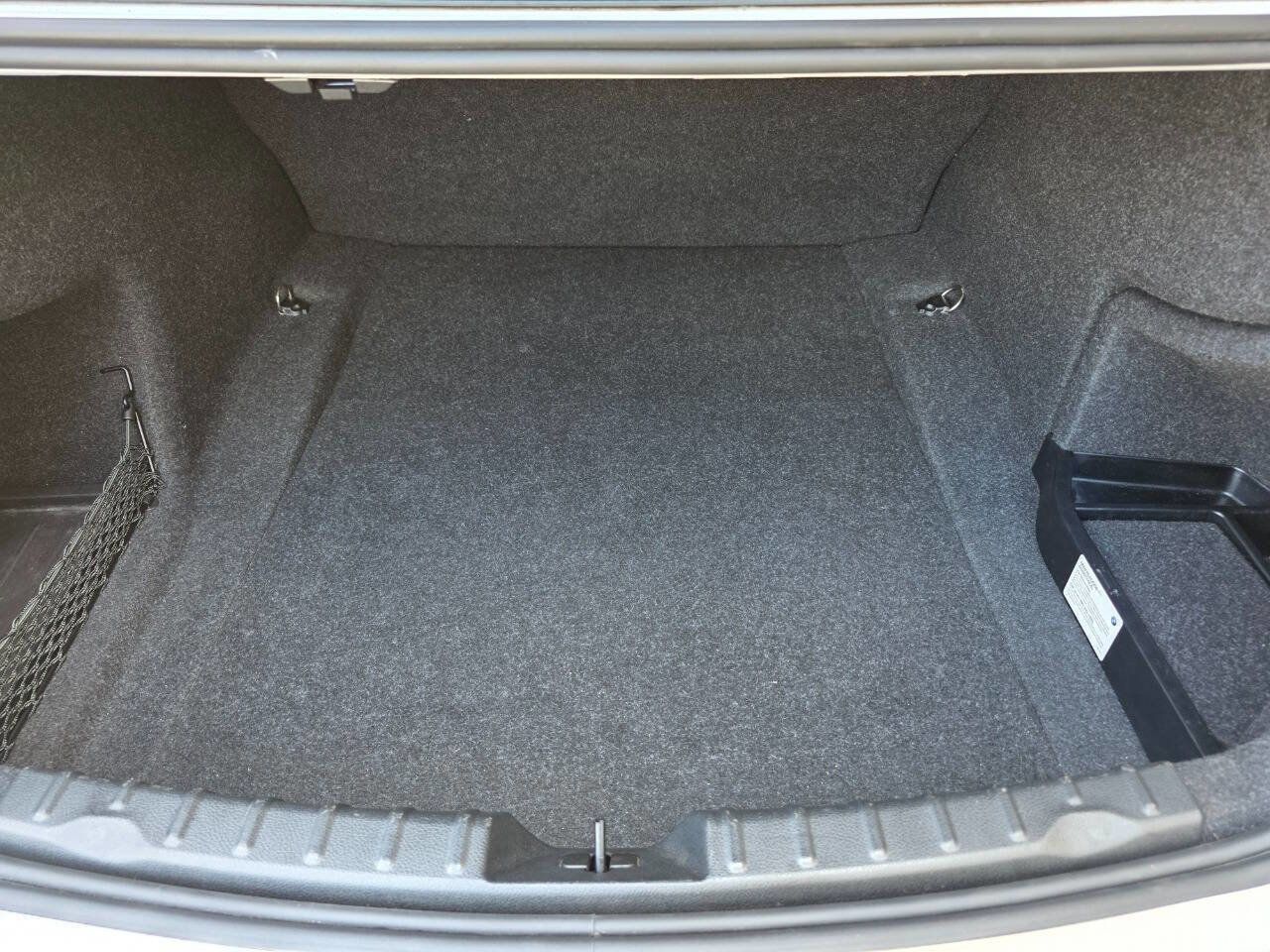 Used 2018 BMW 320i Sedan image 31