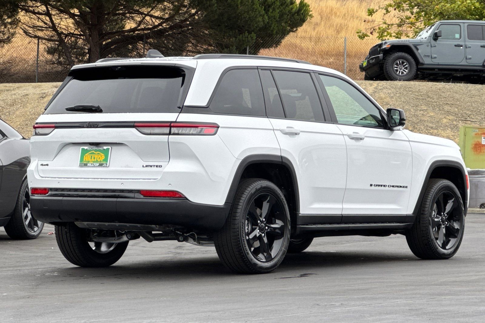 New 2025 Jeep Grand Cherokee Limited w/ Luxury Tech Group II image 4