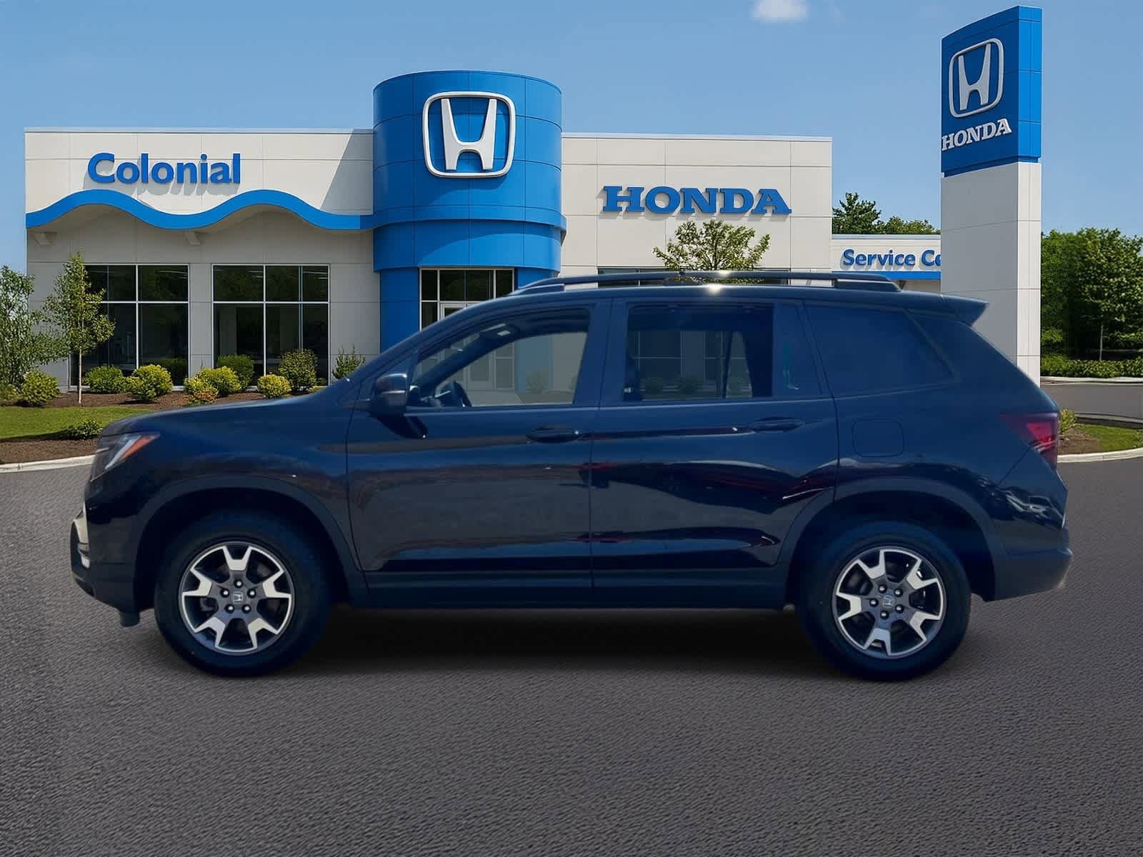 Used 2023 Honda Passport TrailSport image 3
