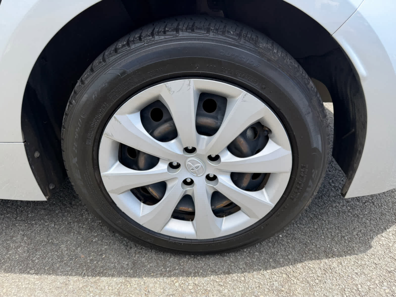 Used 2023 Toyota Corolla LE FWD image 5