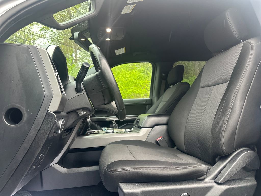 Used 2018 Ford Expedition XLT AWD/4WD image 3