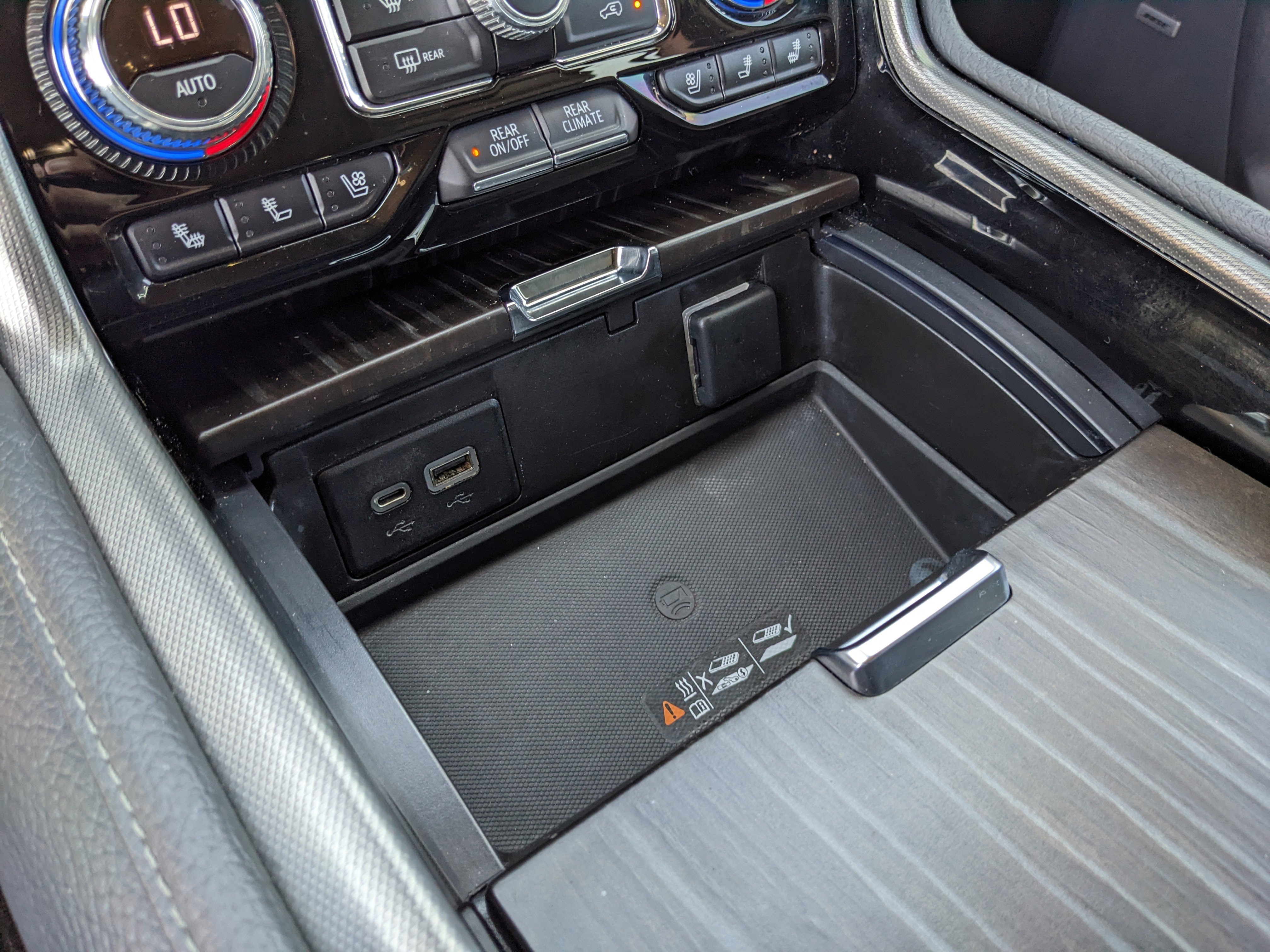 Used 2022 GMC Yukon XL Denali image 30