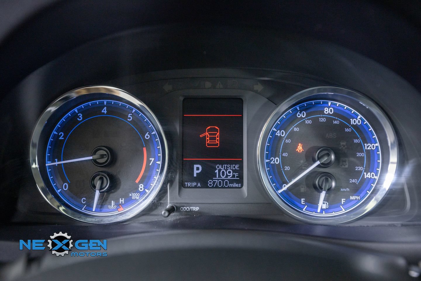 Used 2018 Toyota Corolla LE FWD image 16