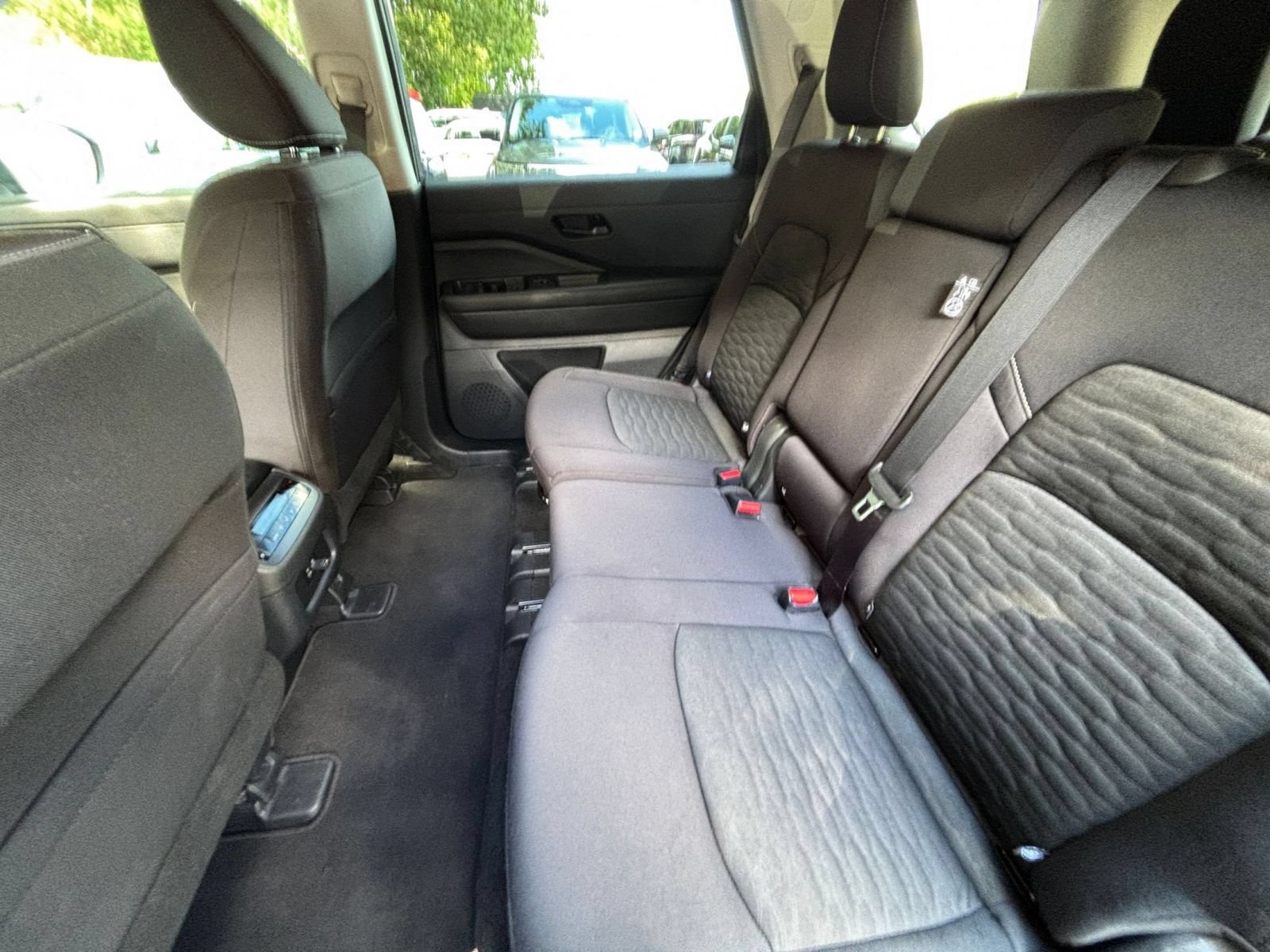 Used 2025 Nissan Pathfinder SV AWD/4WD image 27