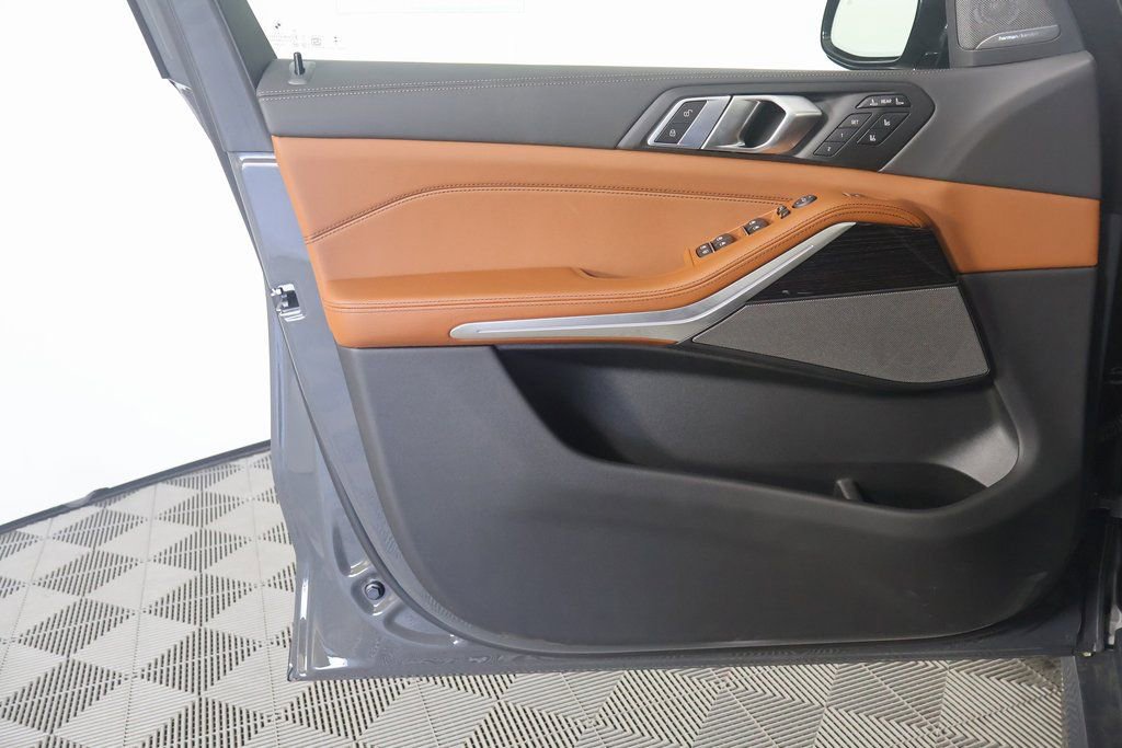 New 2026 BMW X7 M60i image 8
