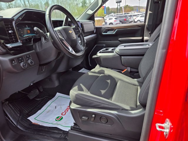 Used 2025 Chevrolet Silverado 1500 LT AWD/4WD image 10