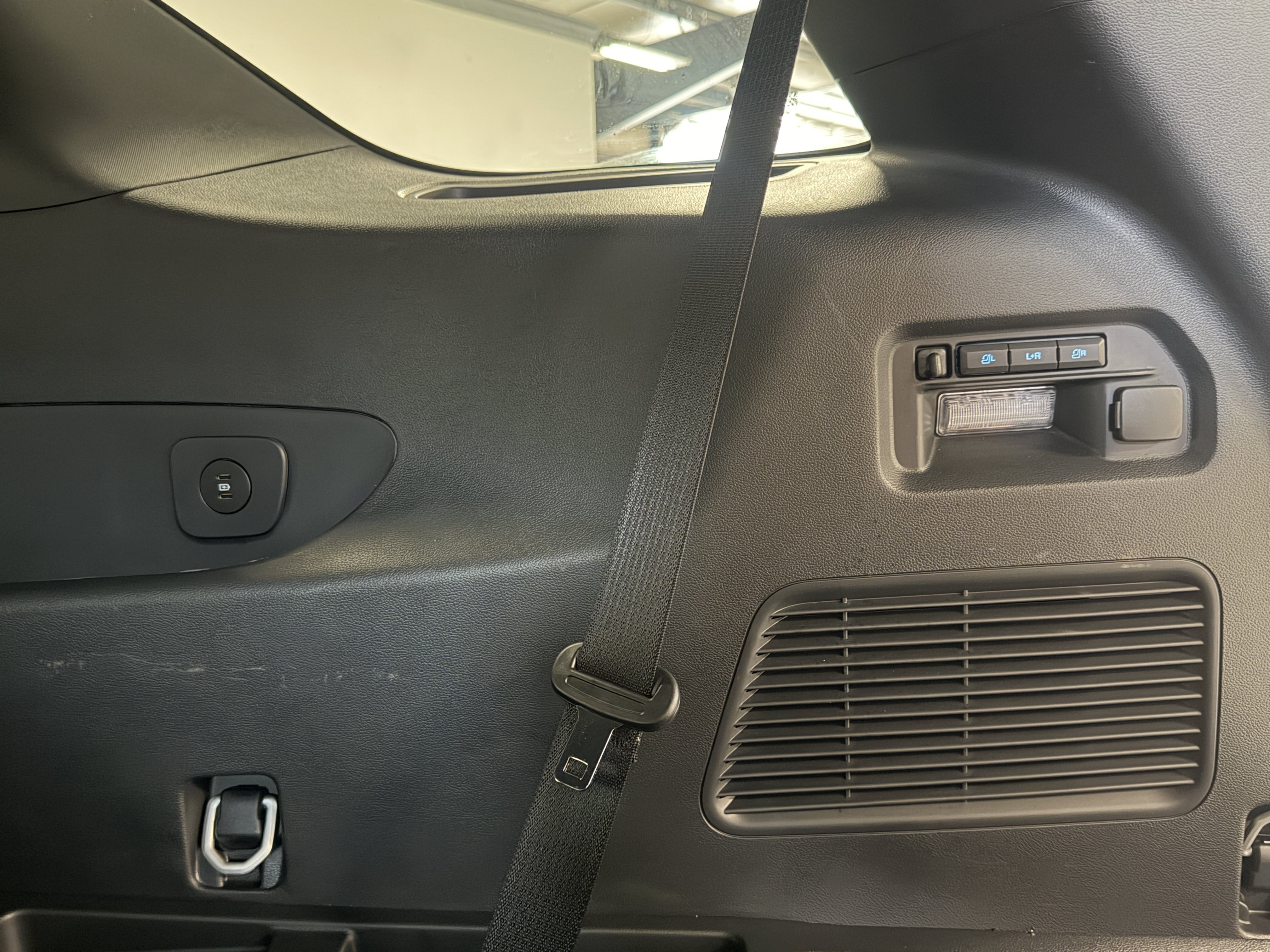 Used 2025 Ford Explorer ST AWD/4WD image 26