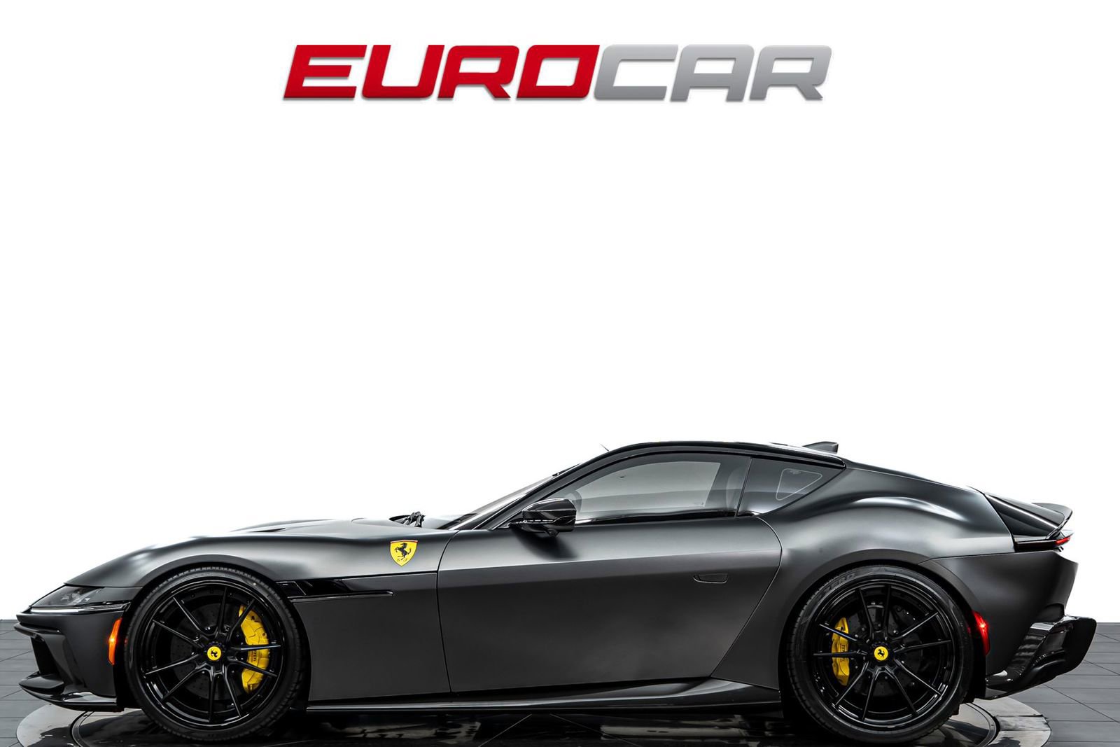 Used 2025 Ferrari 12Cilindri RWD image 2