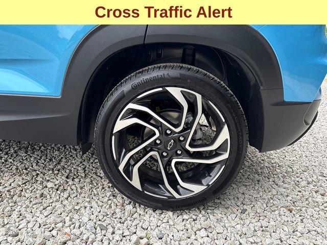 Used 2025 Chevrolet TrailBlazer RS w/ Convenience Package AWD/4WD image 9